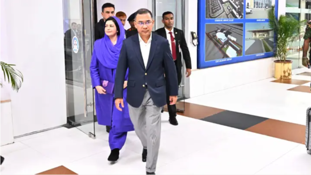 ইস্তাম্বুলে যাত্রাবিরতি শেষে নিউইয়র্কের উদ্দেশে রওনা দিয়েছেন প্রধানমন্ত্রী